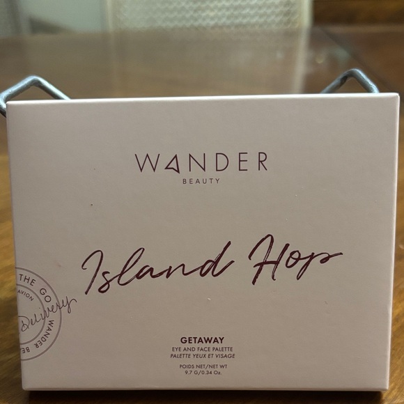 Wander Beauty Eye & Face Palette - Shimmer and Matte Collection - Picture 3 of 3